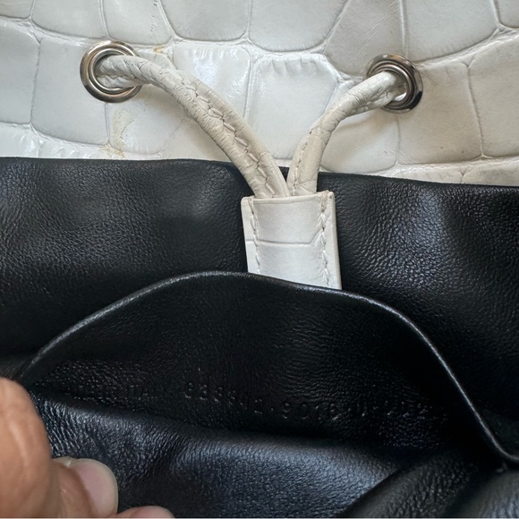 BALENCIAGA WHITE CROC EMBOSSED BUCKET BAG - Picture 10 of 11